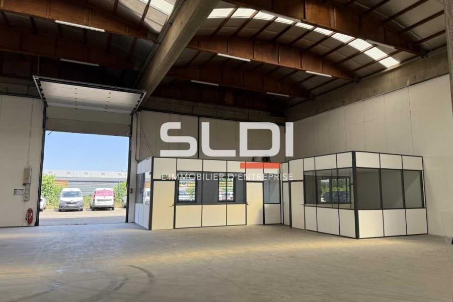 Activités A LOUER - SAINT PRIEST - 1 990 m²