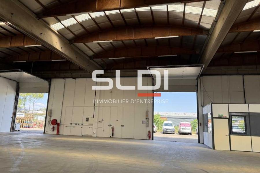 Activités A LOUER - SAINT PRIEST - 1 990 m²