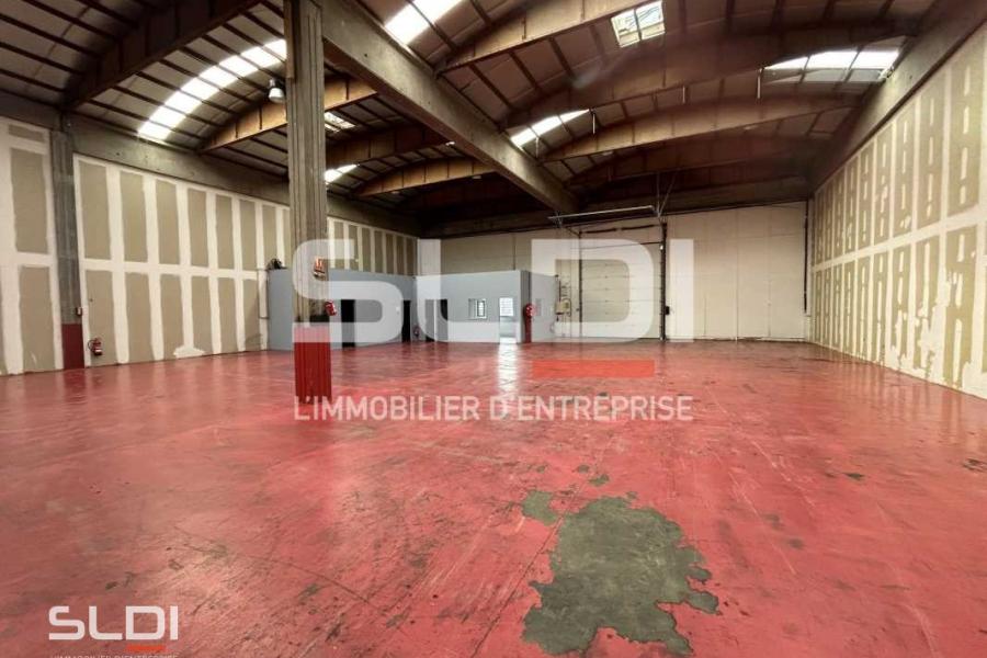 Activités A LOUER - SAINT PRIEST - 1 730 m²