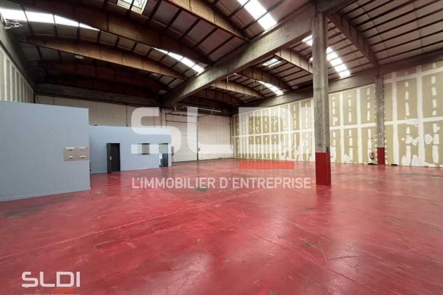 Activités A LOUER - SAINT PRIEST - 1 730 m²