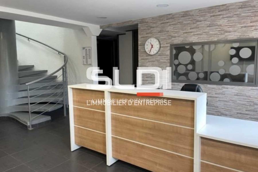 Bureaux A LOUER - CALUIRE ET CUIRE - 185 m²