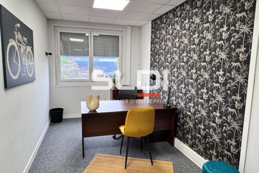 Bureaux A LOUER - CALUIRE ET CUIRE - 226 m² Bureaux A LOUER - CALUIRE ET CUIRE - 226 m²