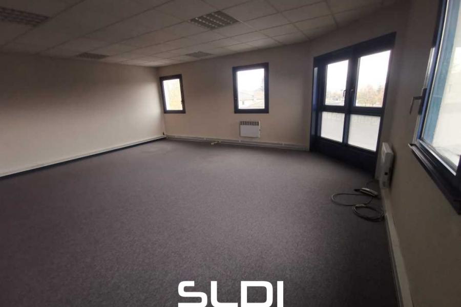 Bureaux A LOUER - SAINT QUENTIN FALLAVIER - 50 m²