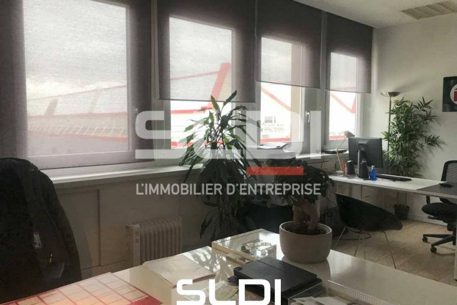 Bureaux A LOUER - DECINES CHARPIEU - 175 m²