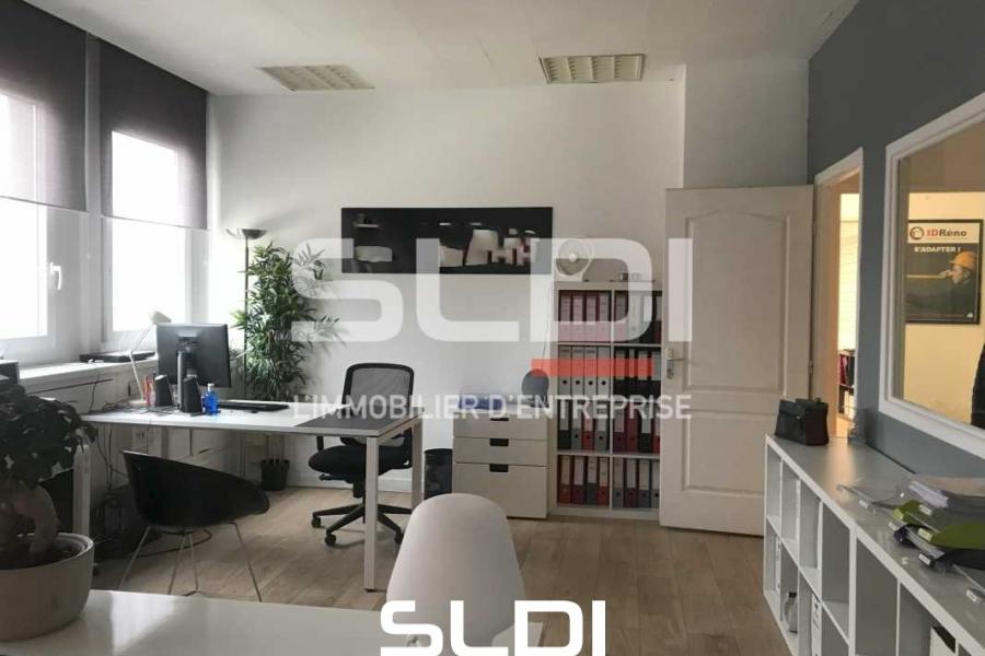 Bureaux A LOUER - DECINES CHARPIEU - 175 m²