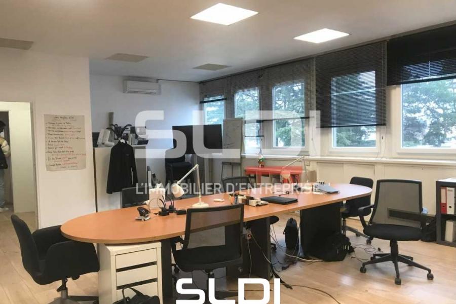 Bureaux A LOUER - DECINES CHARPIEU - 175 m²