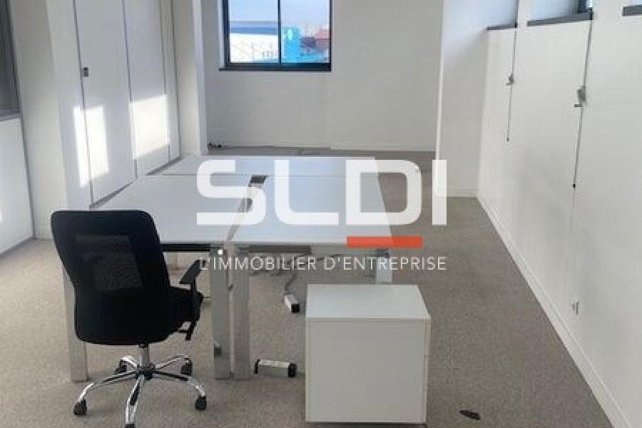 Bureaux A LOUER - VILLEURBANNE - 835 m² Bureaux A LOUER - VILLEURBANNE - 835 m²