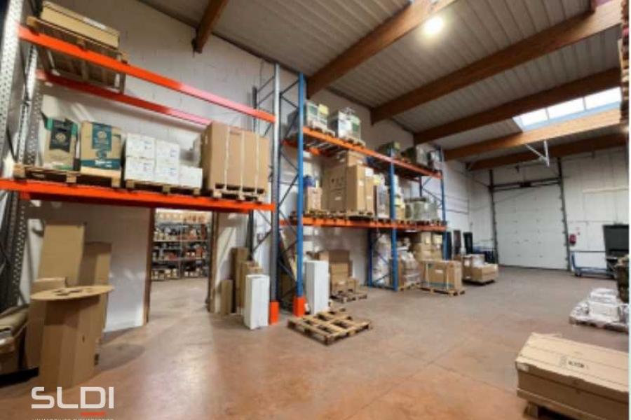 Activités A LOUER - DECINES CHARPIEU - 784 m²