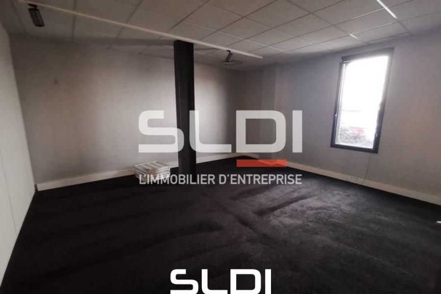 Bureaux A LOUER - VAULX MILIEU - 242 m²