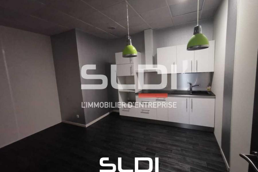 Bureaux A LOUER - VAULX MILIEU - 242 m²