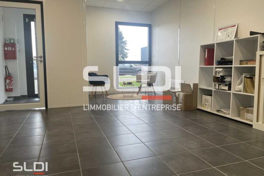 Activités A LOUER - SAINT PRIEST - 1 118 m²