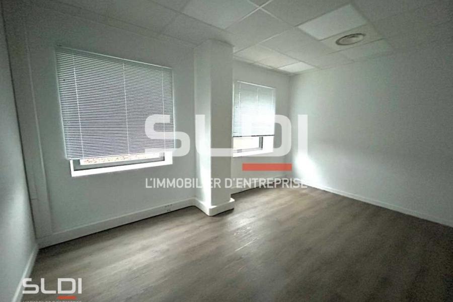 Bureaux A LOUER - BLYES - 188 m²