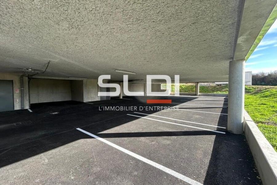 Bureaux A VENDRE - TREVOUX - 1 984 m²