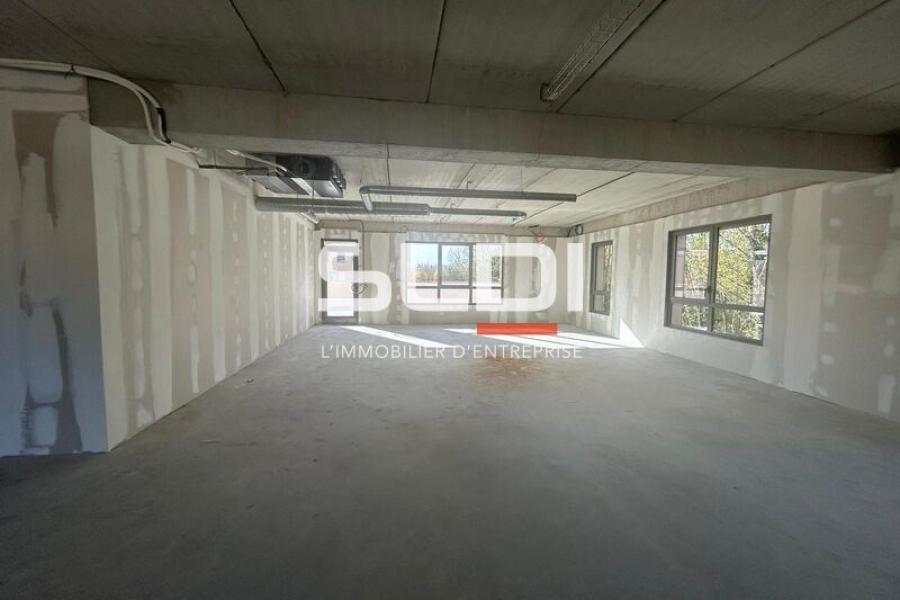 Bureaux A VENDRE - TREVOUX - 1 984 m²