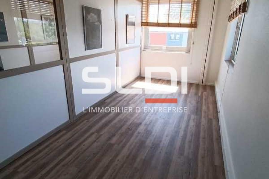 Bureaux A LOUER - LIMAS - 170 m²