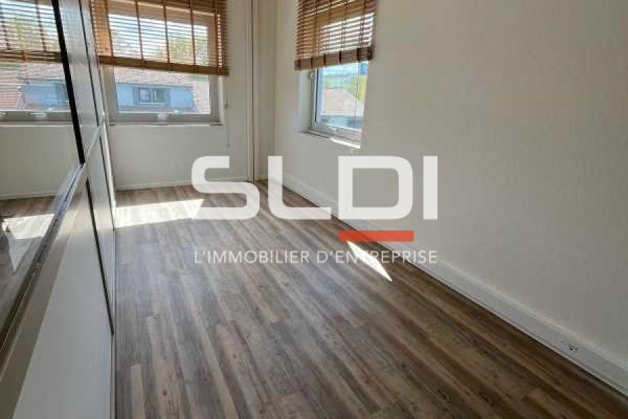 Bureaux A LOUER - LIMAS - 170 m²