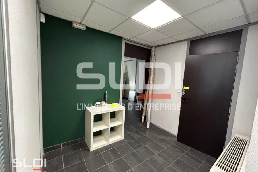 Bureaux A LOUER - LIMAS - 183 m²