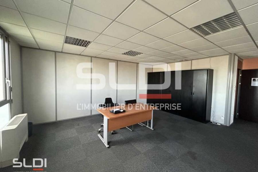 Bureaux A LOUER - LIMAS - 183 m²