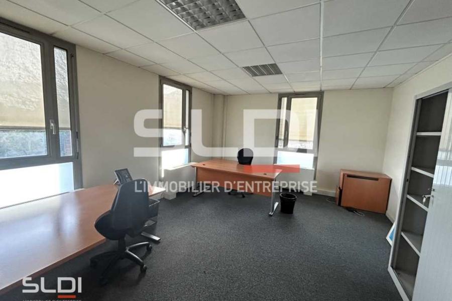 Bureaux A LOUER - LIMAS - 183 m²