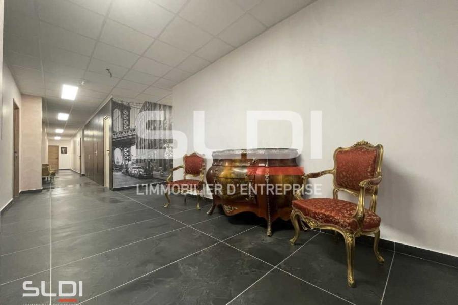 Bureaux A LOUER - SAINT PRIEST - 450 m²