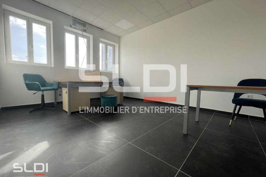 Bureaux A LOUER - SAINT PRIEST - 450 m²