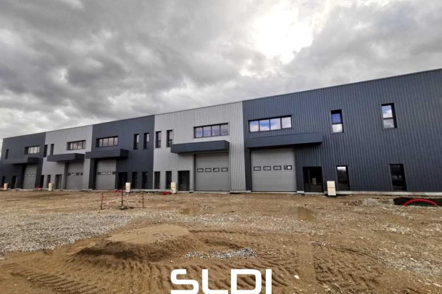 Activités A VENDRE OU A LOUER - BOURGOIN JALLIEU - 3 357 m²