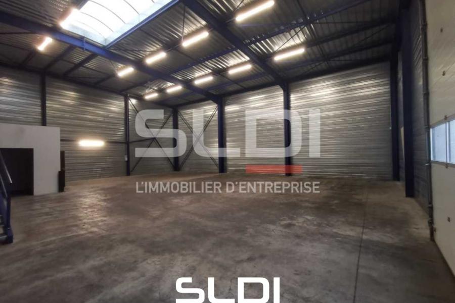 Bureaux A VENDRE - LUZINAY - 498 m²