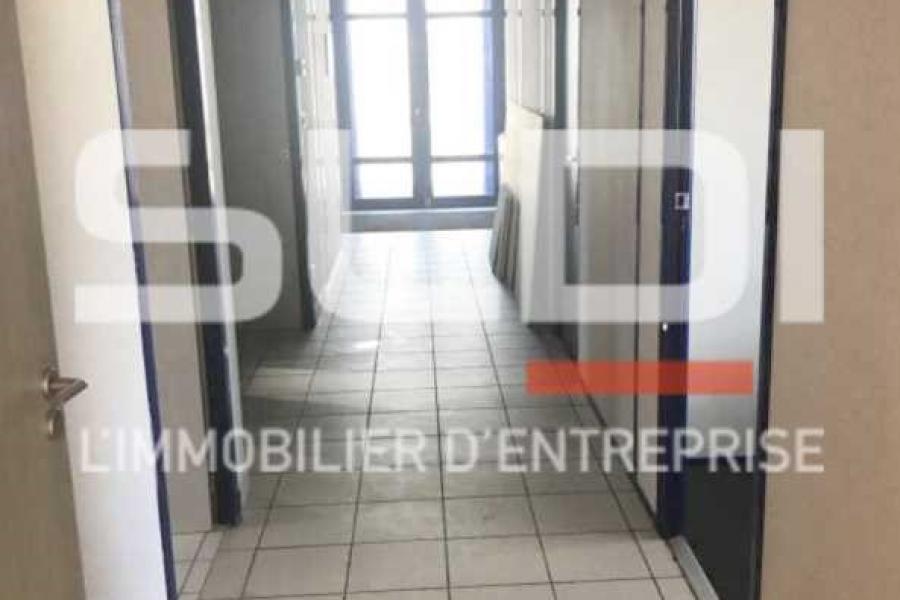 Bureaux A LOUER - SAINT FONS - 21 m²