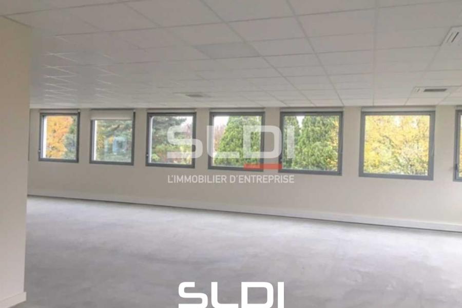 Bureaux A VENDRE - DARDILLY - 204 m²