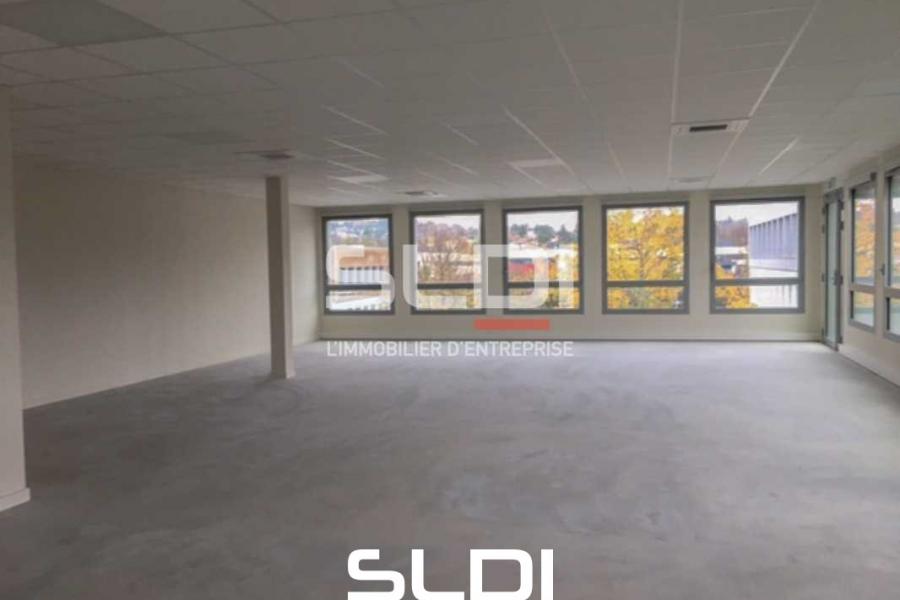 Bureaux A VENDRE - DARDILLY - 204 m²