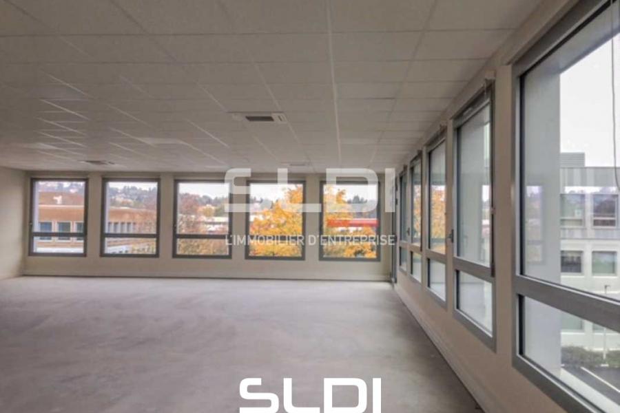 Bureaux A VENDRE - DARDILLY - 204 m²