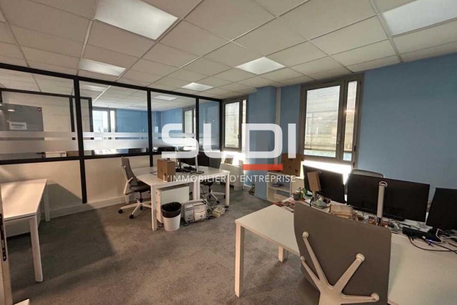 Bureaux A LOUER - LIMAS - 280 m²