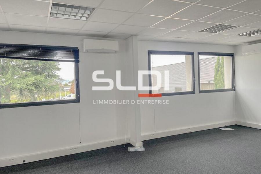 Bureaux A LOUER - RILLIEUX LA PAPE - 111 m² Bureaux A LOUER - RILLIEUX LA PAPE - 111 m²