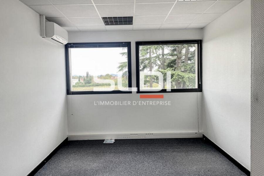Bureaux A LOUER - RILLIEUX LA PAPE - 111 m² Bureaux A LOUER - RILLIEUX LA PAPE - 111 m²