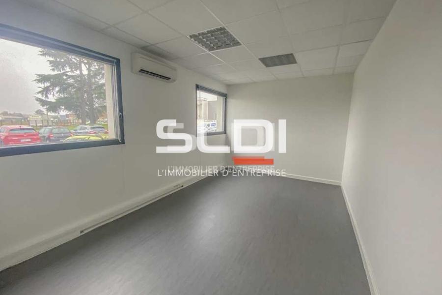 Bureaux A LOUER - RILLIEUX LA PAPE - 111 m² Bureaux A LOUER - RILLIEUX LA PAPE - 111 m²