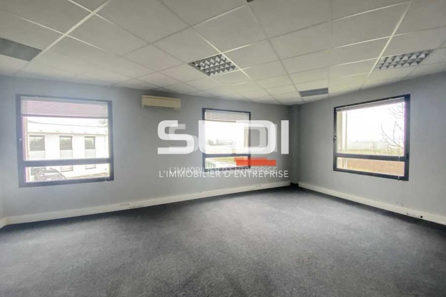 Bureaux A LOUER - RILLIEUX LA PAPE - 111 m² Bureaux A LOUER - RILLIEUX LA PAPE - 111 m²