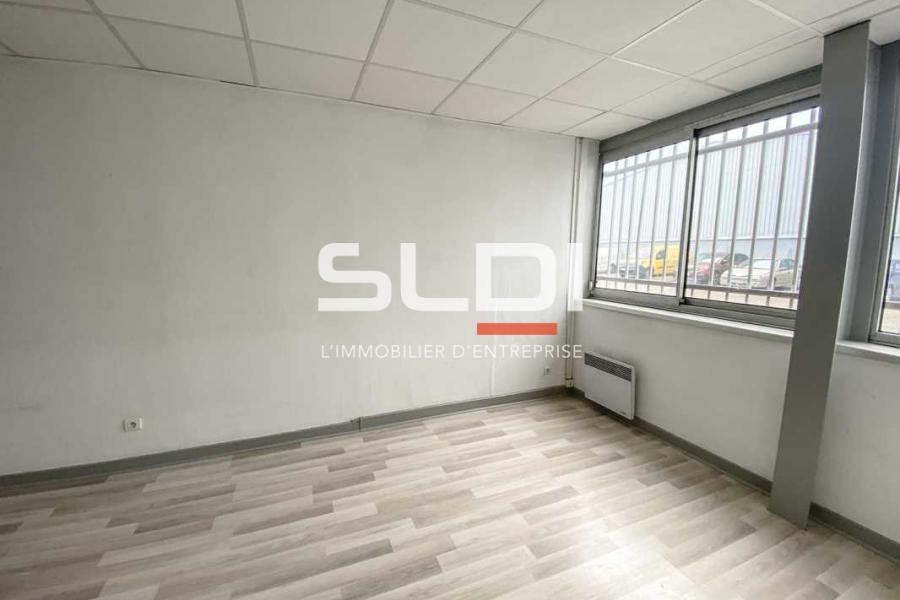 Activités A LOUER - CHASSIEU - 170 m²