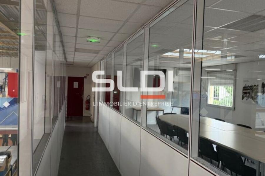 Activités A LOUER - LYON - 1 034 m² Activités A LOUER - LYON - 1 034 m²