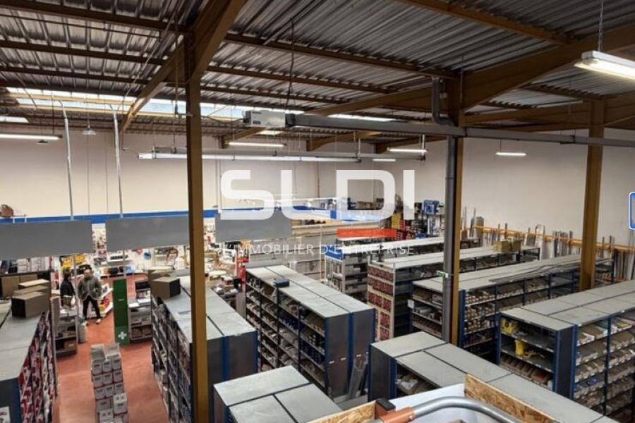 Activités A LOUER - LYON - 1 034 m² Activités A LOUER - LYON - 1 034 m²