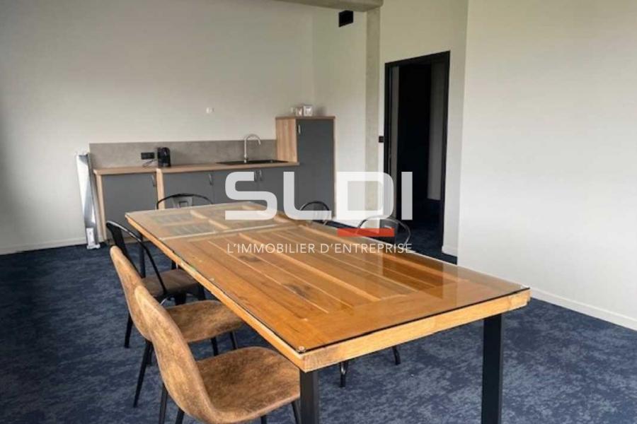 Bureaux A LOUER - RILLIEUX LA PAPE - 366 m²