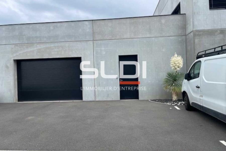 Activités A LOUER - RILLIEUX LA PAPE - 382 m²