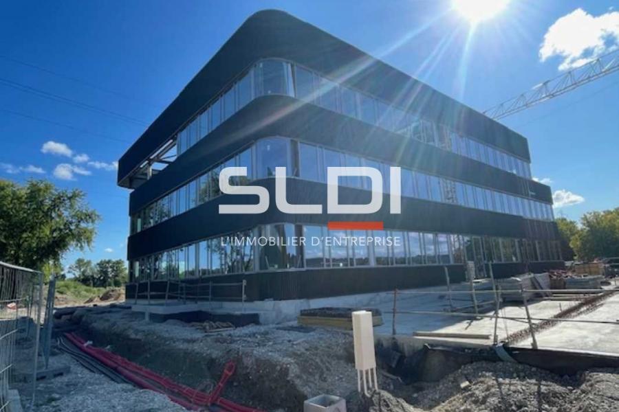 Bureaux A VENDRE - BEYNOST - 5 669 m²