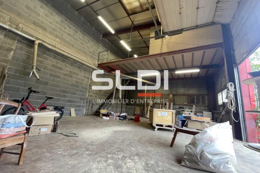 Activités A LOUER - VAUGNERAY - 140 m²