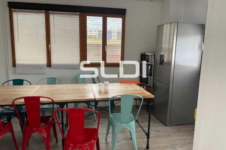 Bureaux A LOUER - VILLEURBANNE - 350 m²