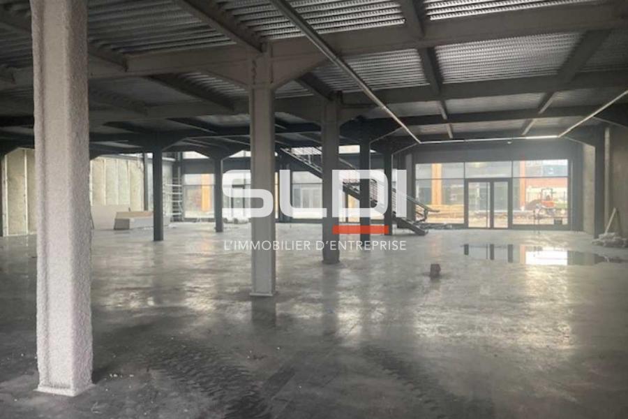 Commerces A VENDRE OU A LOUER - VENISSIEUX - 1 046 m²