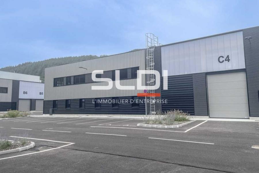 Activités A VENDRE OU A LOUER - TARARE - 5 613 m²