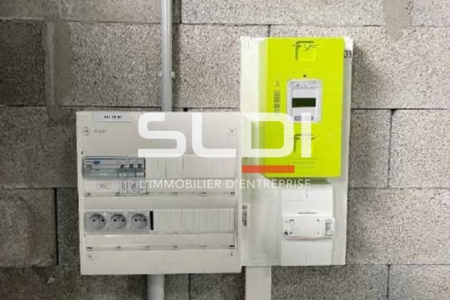 Activités A LOUER - BOURGOIN JALLIEU - 225 m²