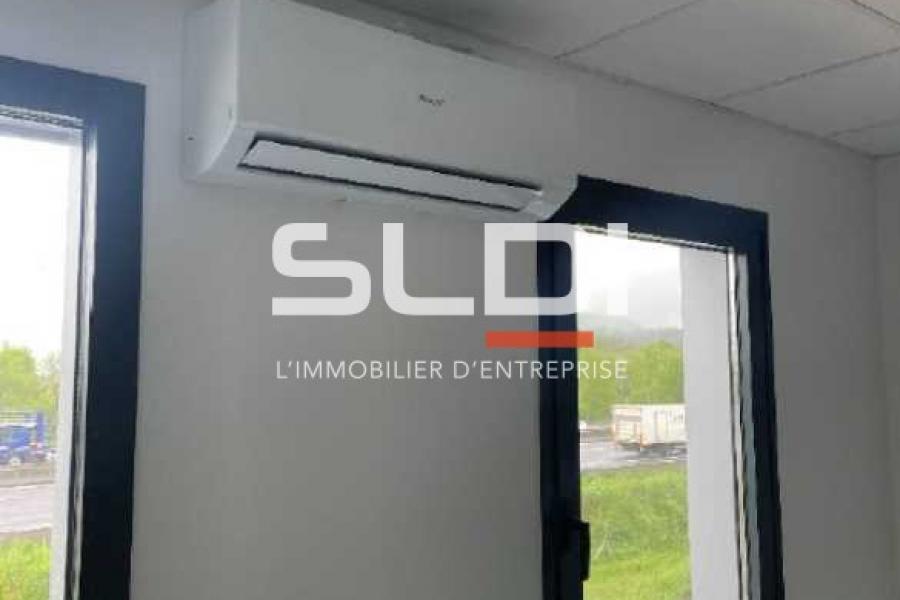 Activités A LOUER - BOURGOIN JALLIEU - 225 m²