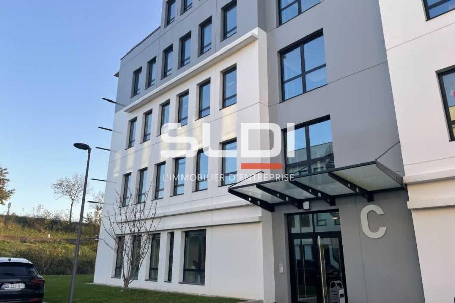 Bureaux A LOUER - SAINT PRIEST - 166 m²