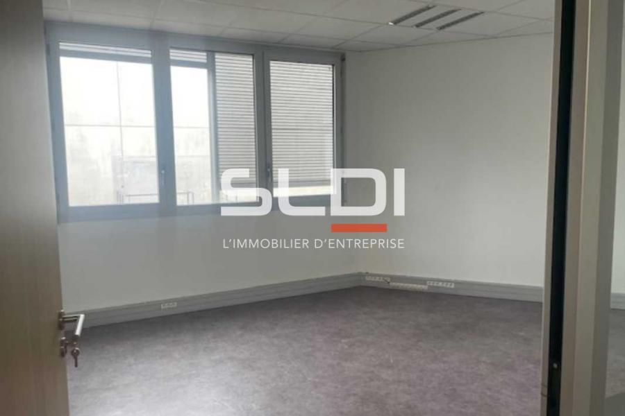 Bureaux A LOUER - CHASSIEU - 1 167 m²